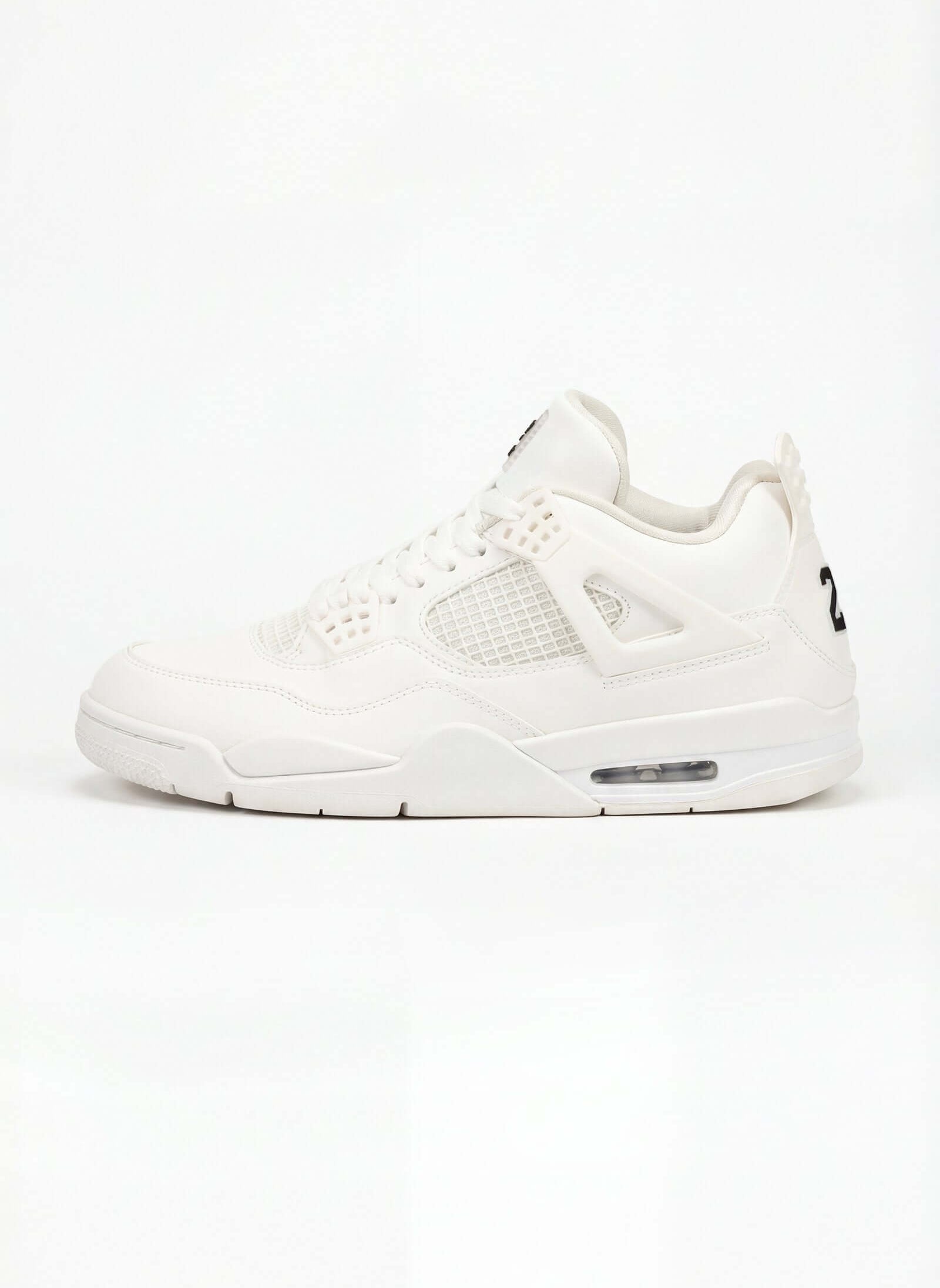 Tenis de hombre casual en color blanco, diseño moderno y cómodo para uso diario.