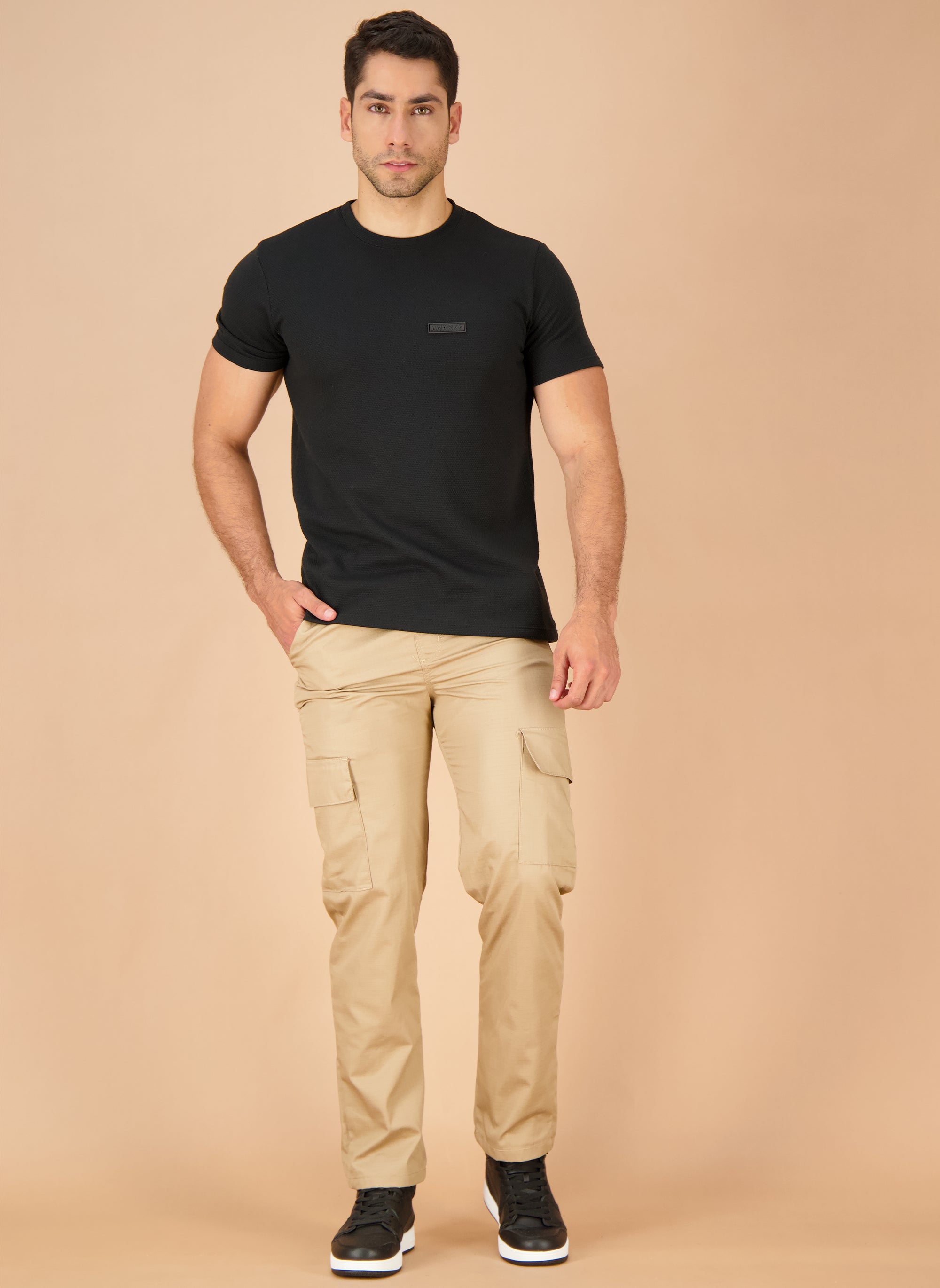 Imagen del producto 010669007100 - con color Negro