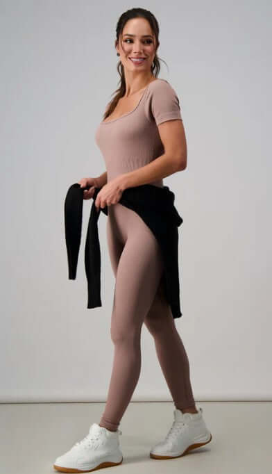 Enterizos de mujer modernos y elegantes, ideal para un look cómodo y con estilo.