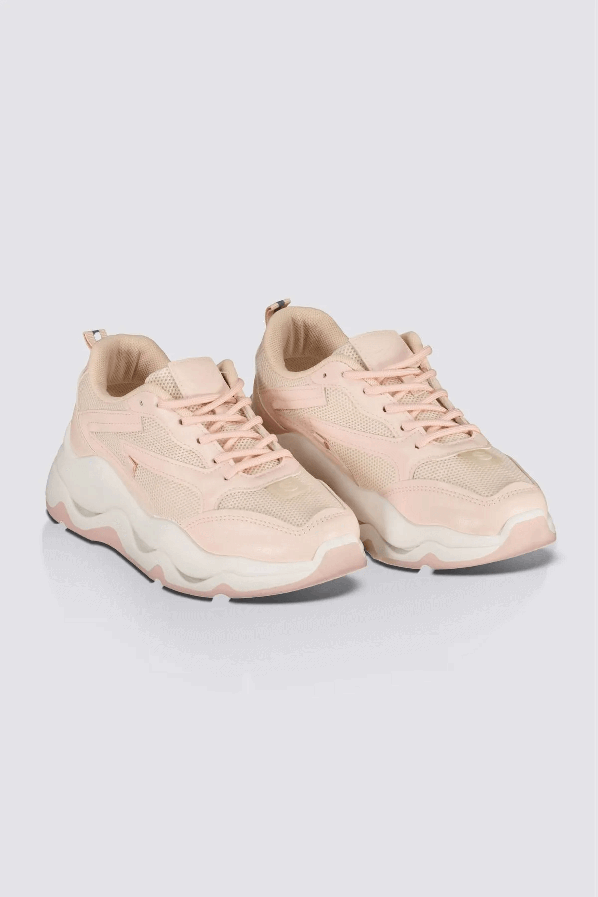 Tenis de mujer - Estilo y comodidad para outfits casuales y deportivos