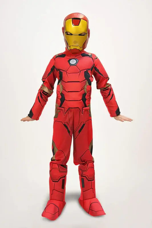 Niños usando disfraces coloridos y divertidos, mostrando creatividad