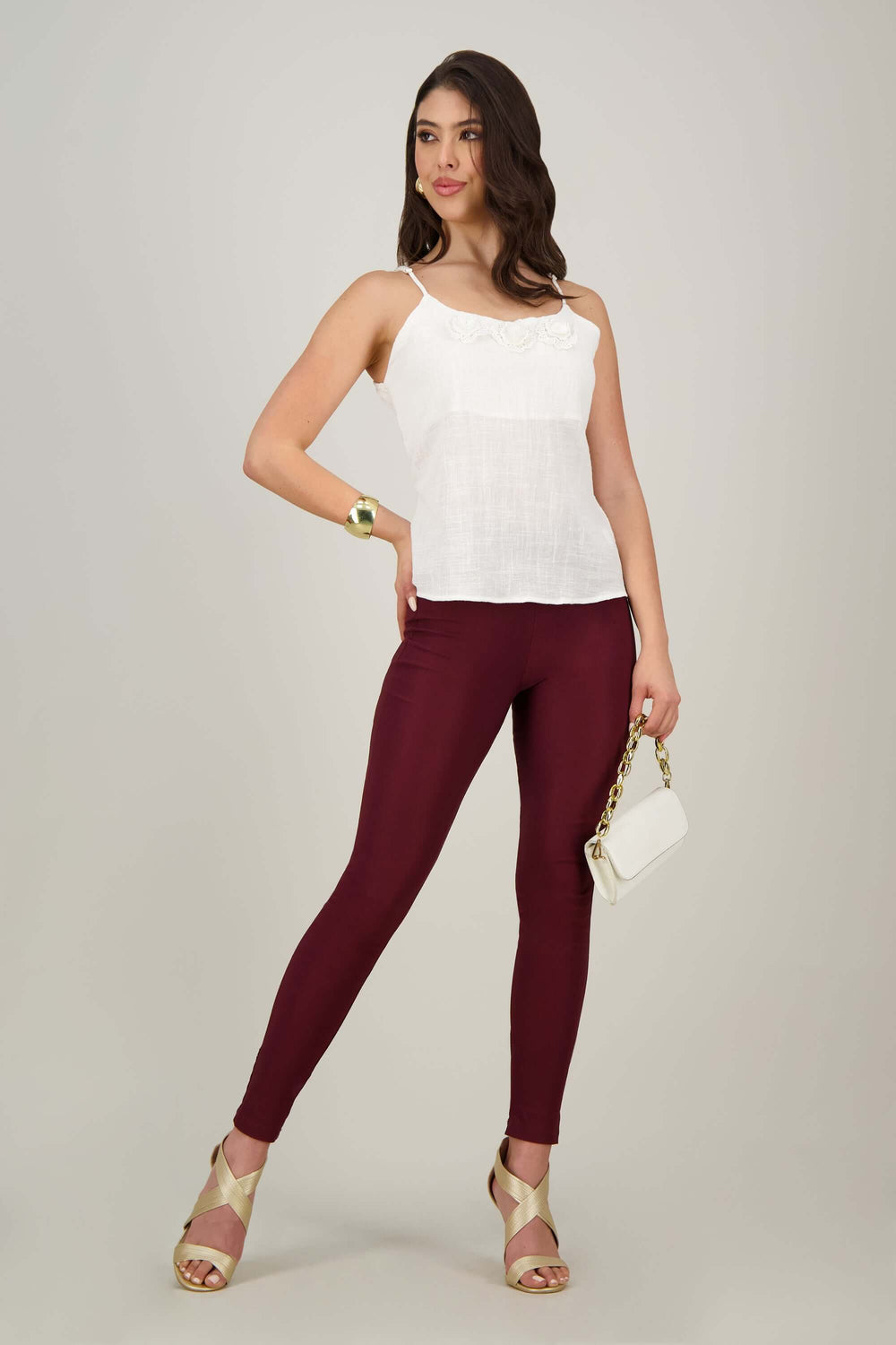 Leggins de mujer cómodos y modernos, ideales para un look casual o deportivo.
