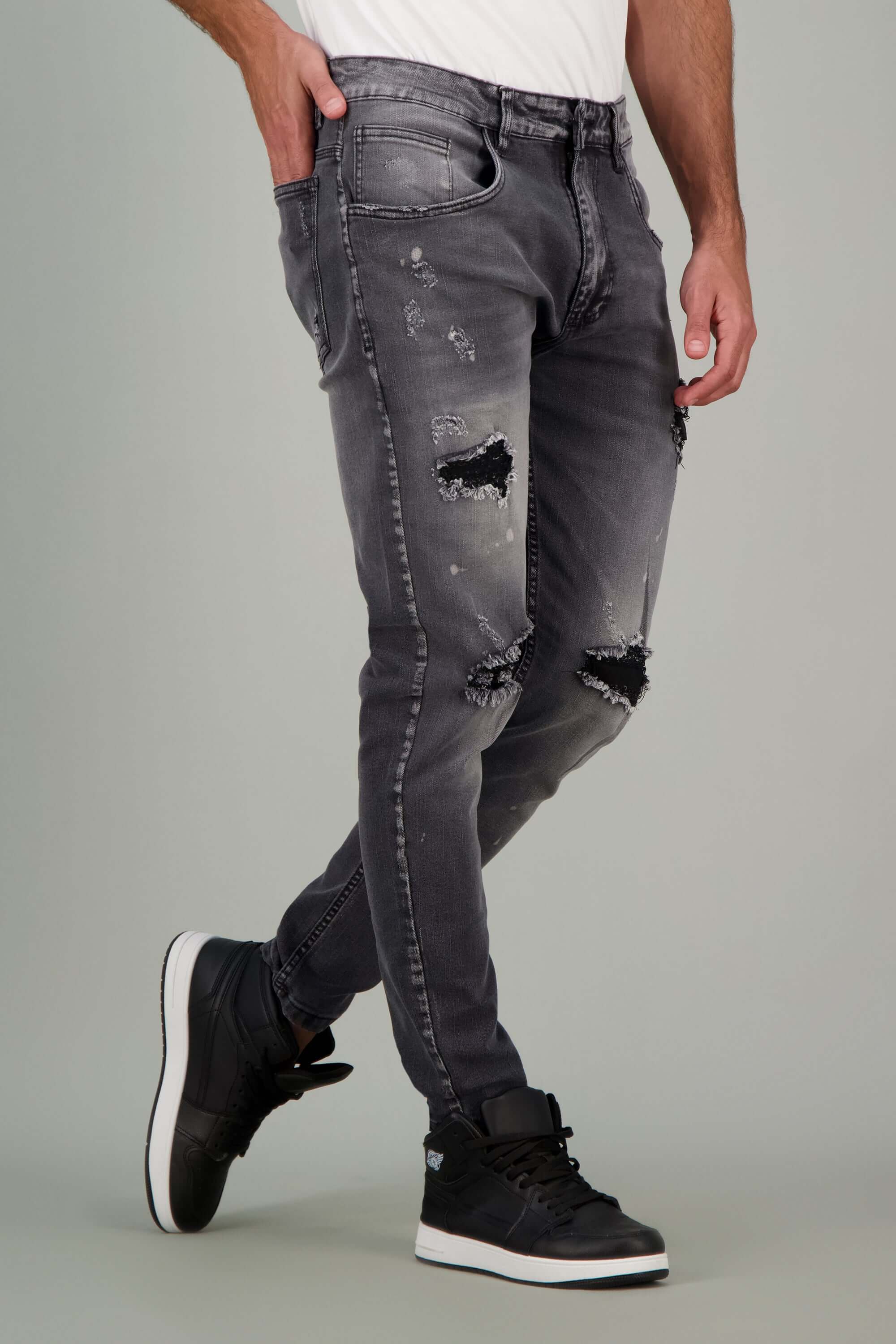 Jeans de hombre modernos y cómodos, perfectos para un look casual y versátil.