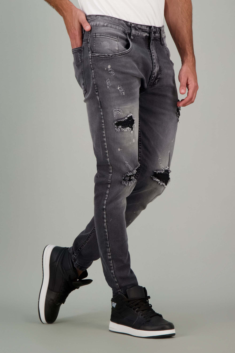 Jeans de hombre modernos y cómodos, perfectos para un look casual y versátil.