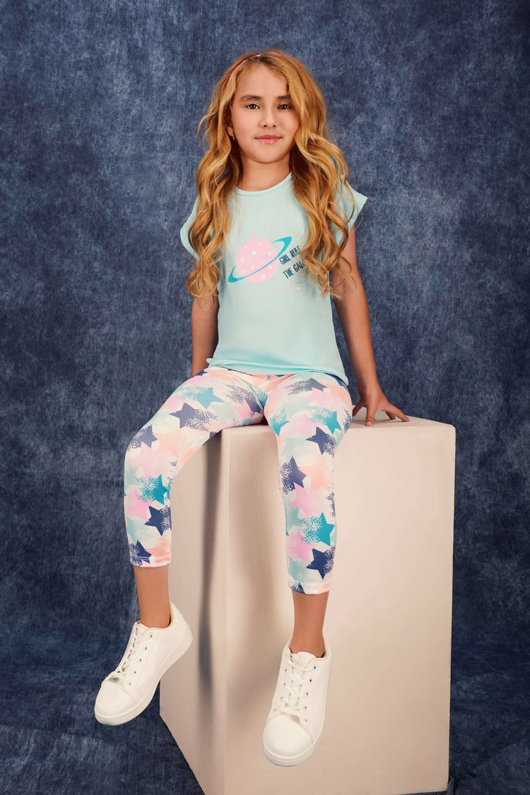 Ropa de niña: Conjunto de vestido colorido y leggins cómodos para el juego diario.