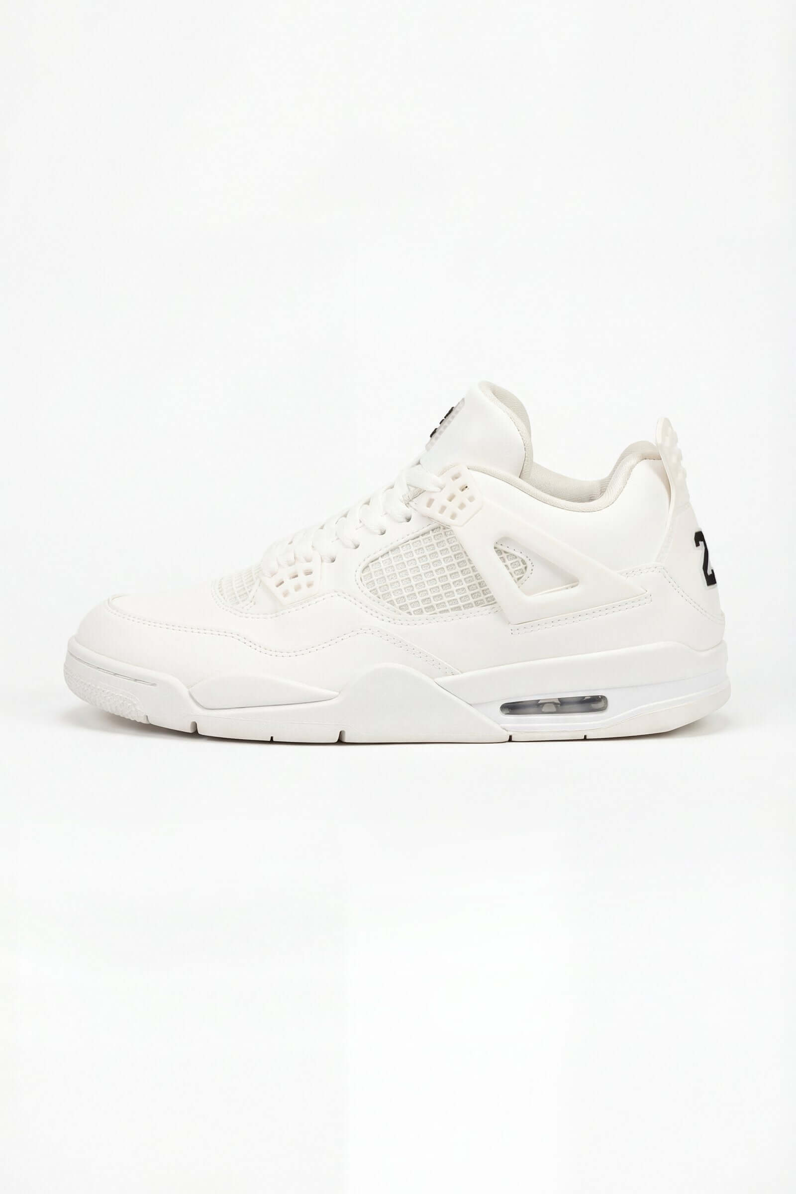 Tenis de hombre casual en color blanco, diseño moderno y cómodo para uso diario.