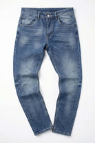 Jean de hombre básico, pantalones de mezclilla casuales, diseño clásico, color azul, estilo moderno y versatile.
