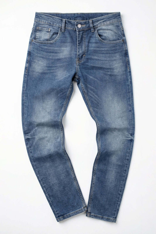 Jean de hombre básico, pantalones de mezclilla casuales, diseño clásico, color azul, estilo moderno y versatile.