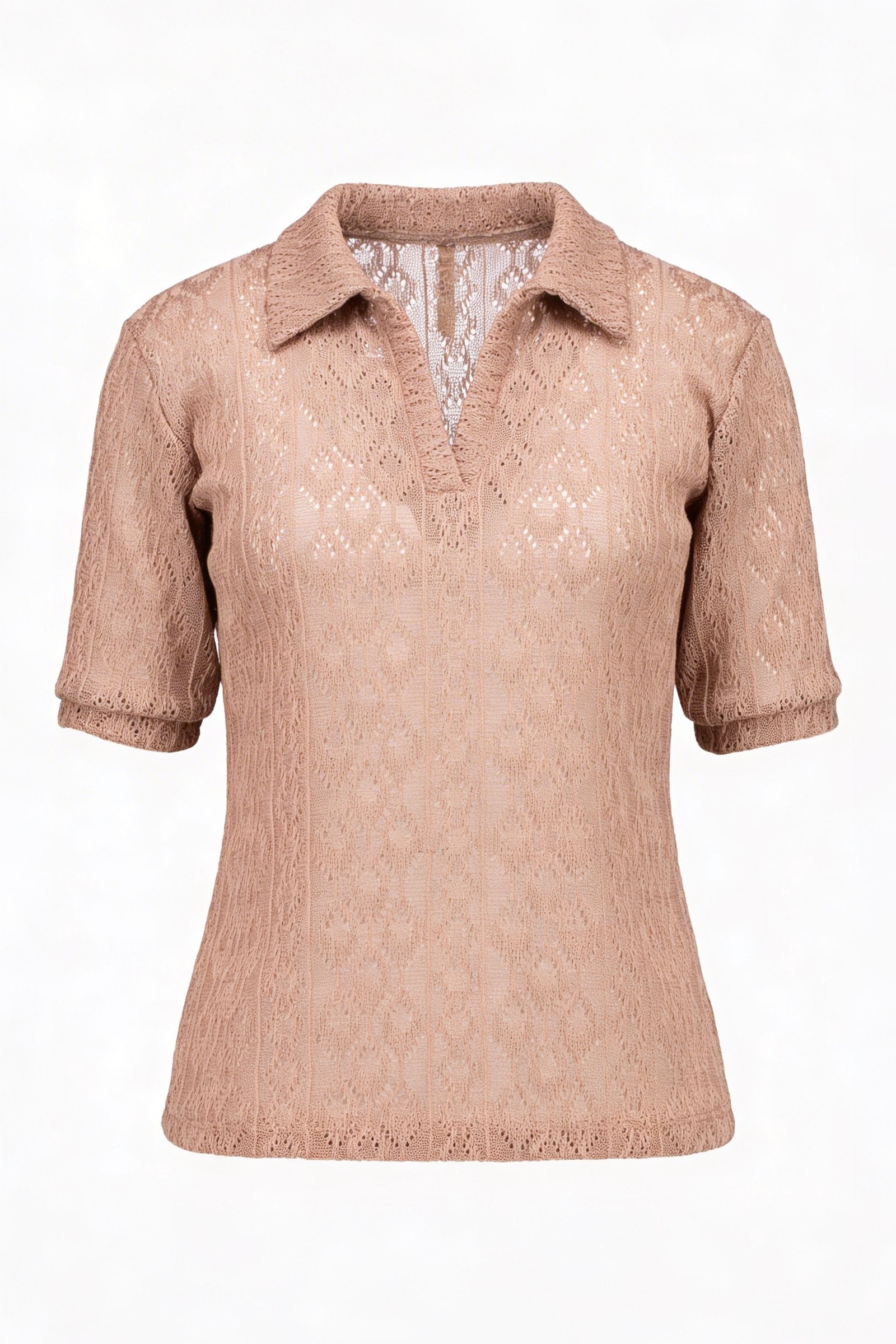 Blusa de dama moda en color beige con diseño de encaje y cuello de solapa.