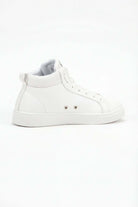 Tenis de dama casual en color blanco, con diseño moderno y cómodo para uso diario.