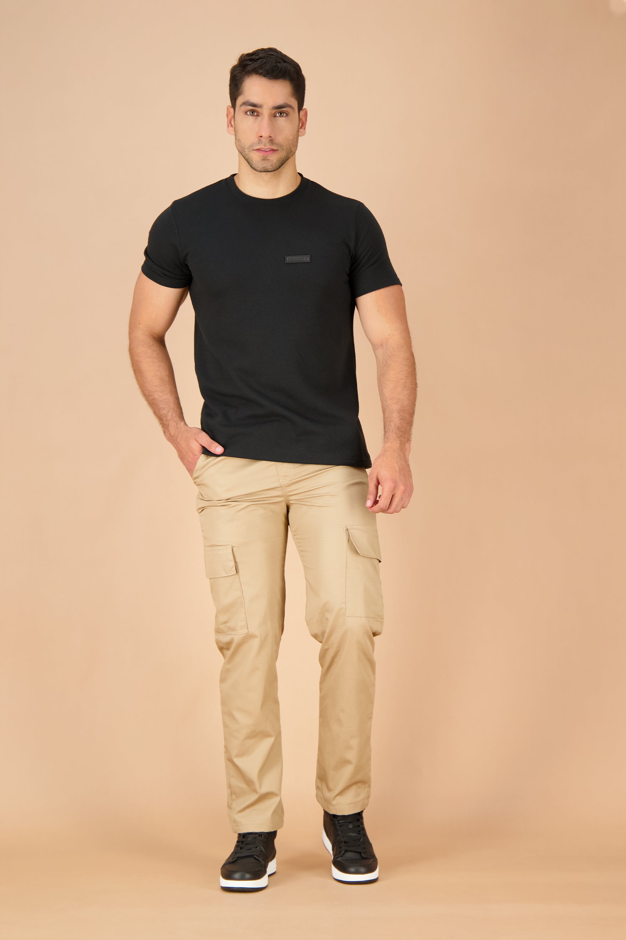 Imagen del producto 010669007100 - con color Negro