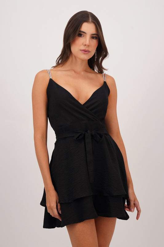 Vestido de dama elegante tiras